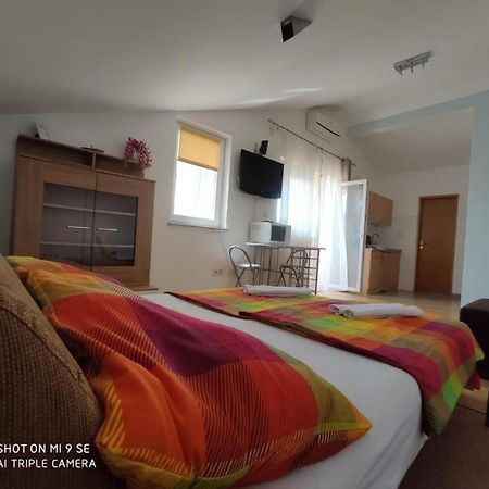 Apartments Vala Vinišće Oda fotoğraf