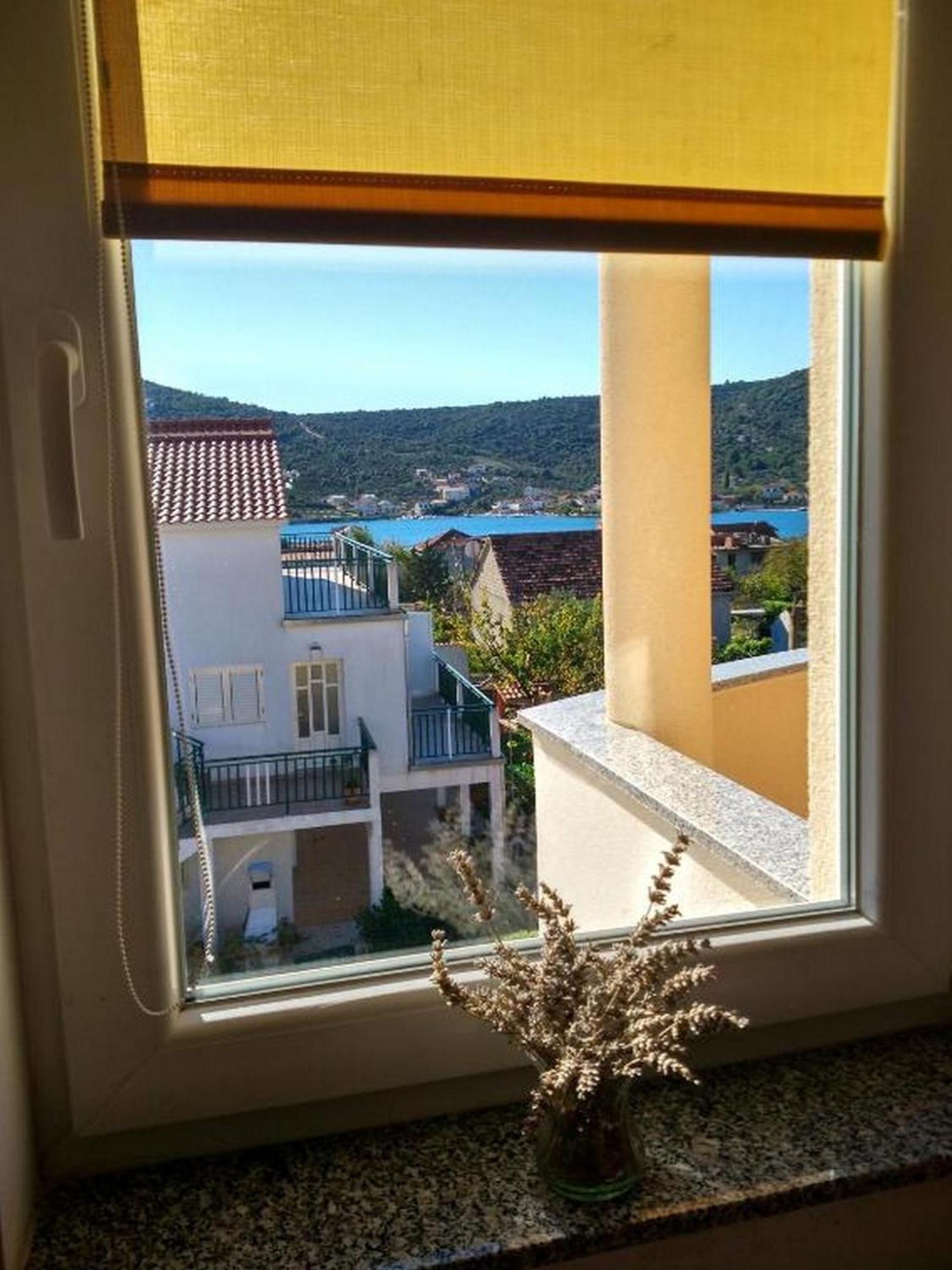 Apartments Vala Vinišće Oda fotoğraf